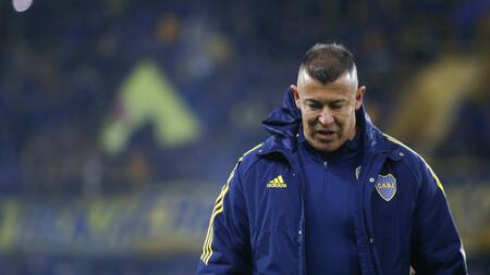 Jorge Almirón, con dificultades para armar el once inicial de Boca. Foto: NA.