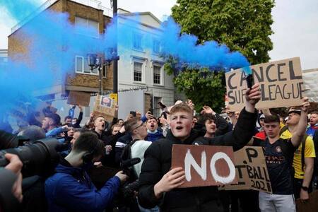 Protesta de hinchas de Chelsea por Superliga europea