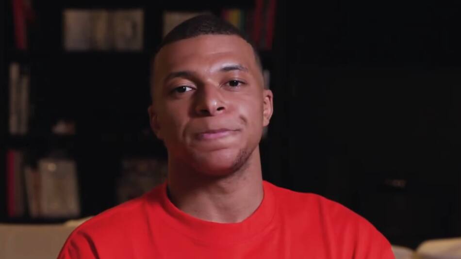 Kylian Mbappé se despide del PSG. Foto: captura video