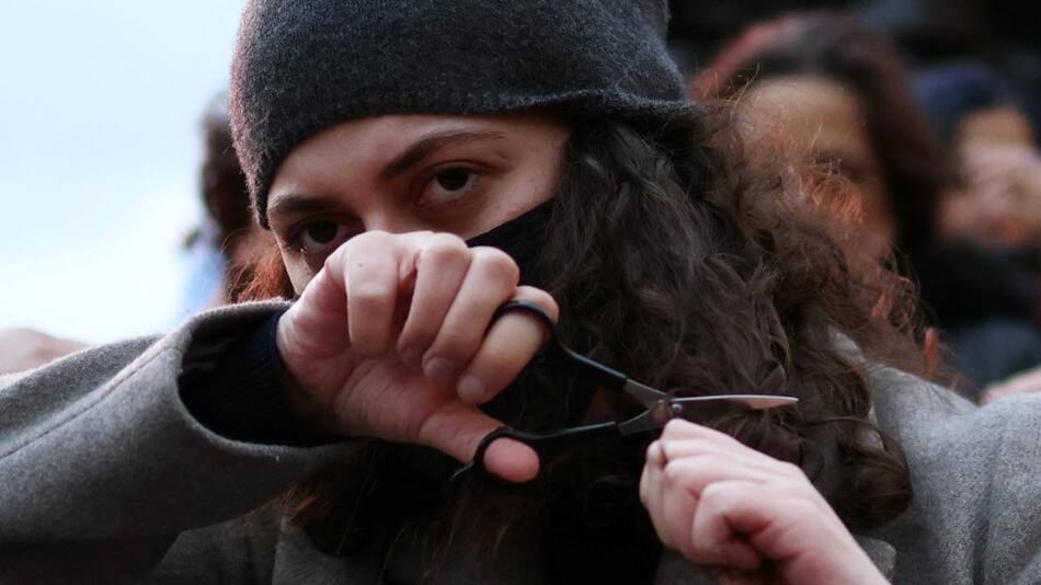 Protestas por los derechos de la mujer en Irán. Foto: Reuters.