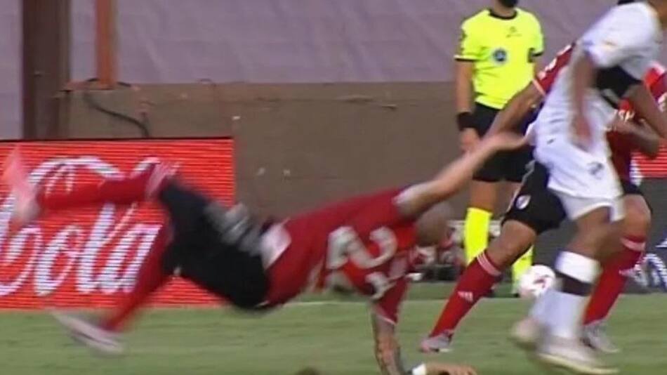 Platense vs. River, fútbol argentino, fractura de Pinola, foto ESPN
