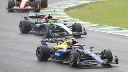Franco Colapinto, Lewis Hamilton y Carlos Sainz. Foto: EFE.