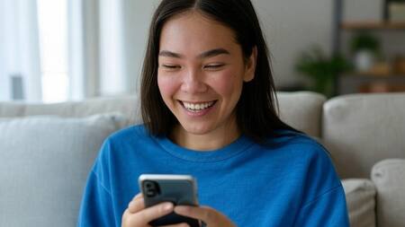 Una reconocida marca mundial de ropa deportiva ofrece descuentos de hasta el 60%. Foto: Grok.