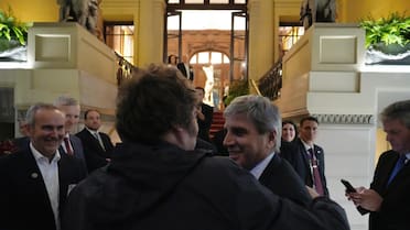 Milei y los bancos están listos para el rescate financiero: esperan el visto bueno de Bessent