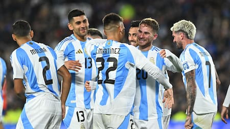 La Selección argentina goleó y es líder en soledad. Foto: Reuters