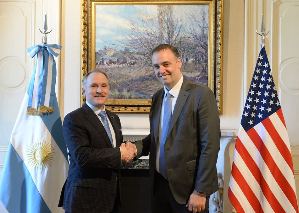 Manuel Adorni y Peter Lamelas