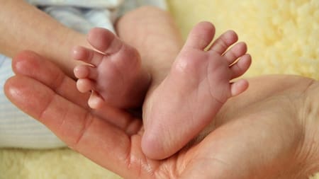 Bebé declarado muerto - India