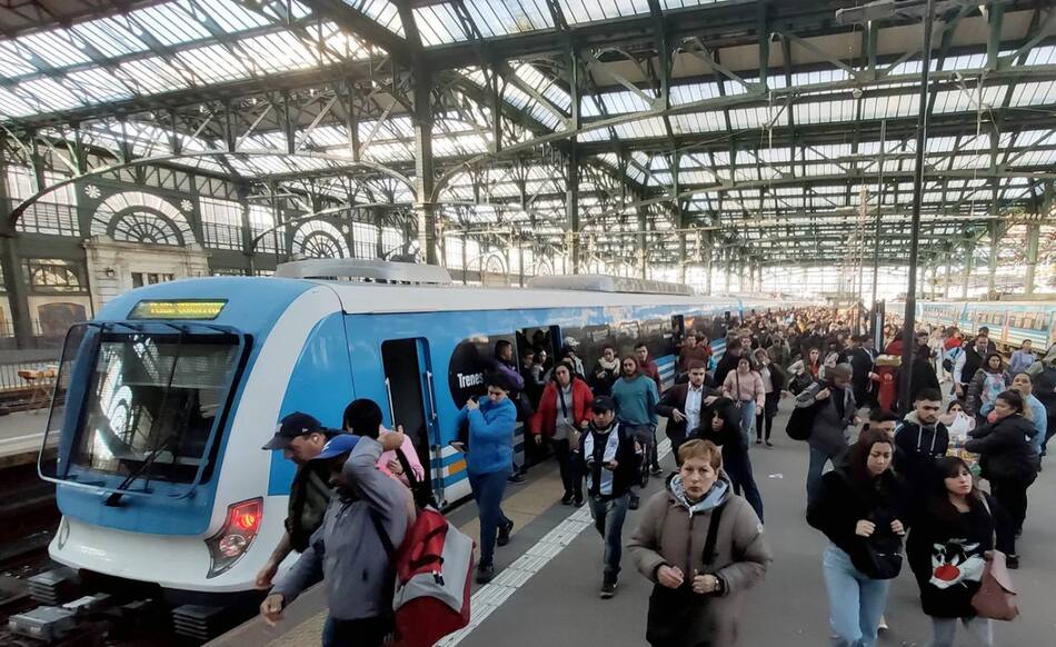 La Fraternidad podría convocar un paro de trenes. Foto: NA.