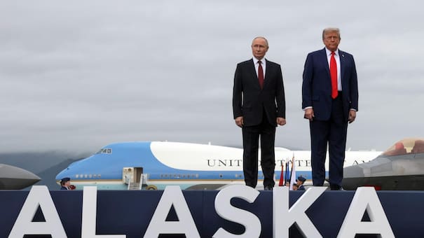 Trump, Putin y la “Bestia” en Alaska: el gesto simbólico que reaviva la historia de una venta millonaria