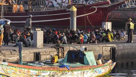 Más de 1000 migrantes arribaron a las Islas Canarias en un solo día. Foto: EFE.
