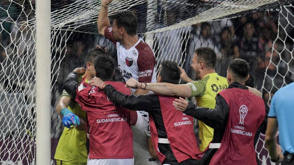 Copa Sudamericana, Festejo de Colón tras eliminar a Atlético Mineiro, REUTERS