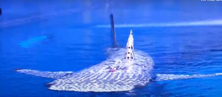 El primer tiburón ballena robótico inteligente del mundo. Foto: Captura.
