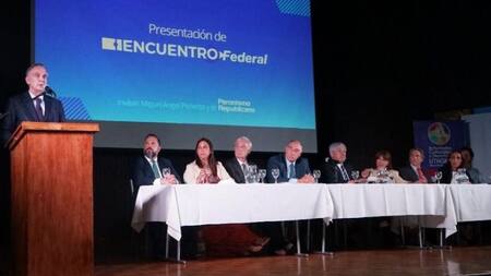 Presentación de fundación de Miguel Ángel Pichetto