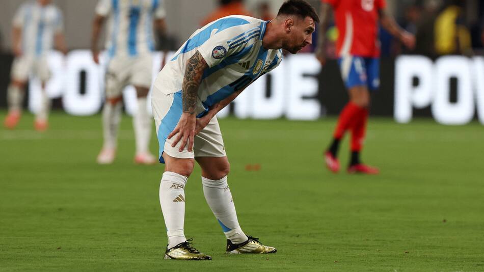 Messi, dolorido. Foto: Reuters.