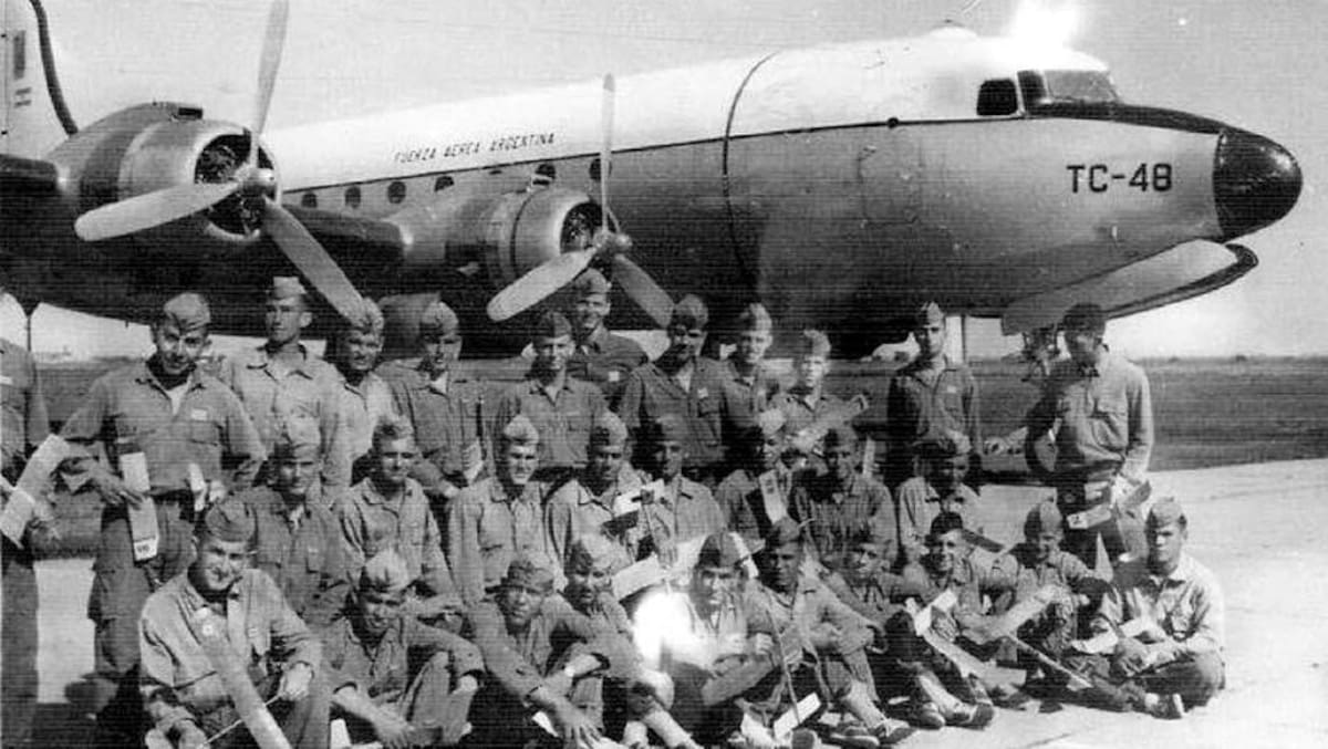 Búsqueda avión - civilización