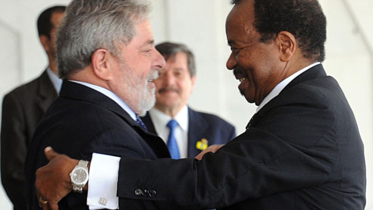 Foto de Lula da Silva y Paul Biya en 2010