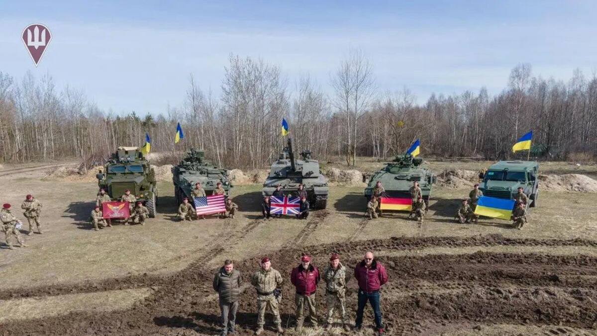 Tanques occidentales llegan a Ucrania. Foto: Reuters.