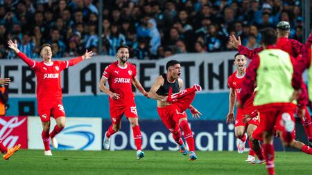 Braian Martínez estampó el 2-0 final; Racing Club vs Independiente. Foto: Télam.