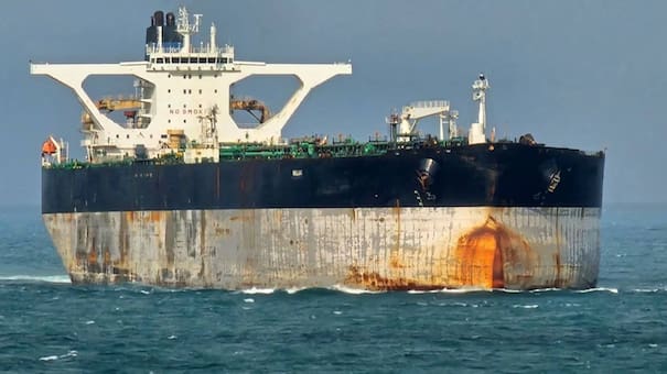 Cómo es el petrolero Marinera/Bella 1, el enorme buque interceptado por EEUU que cambió de identidad en plena fuga