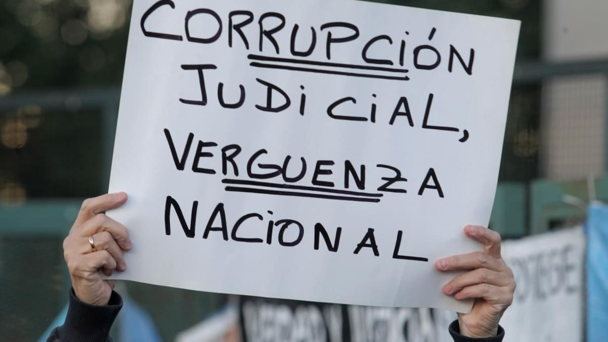 #20J: miles de personas marcharon contra la corrupción en Comodoro Py