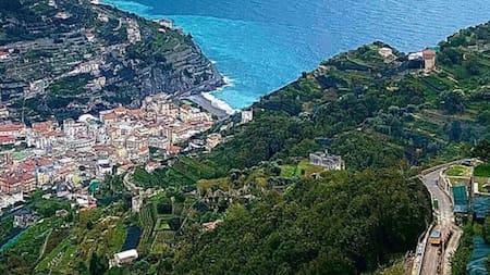 Tromba marina frente a la costa de Salerno, en Italia. Foto Twitter @GeotechTips.