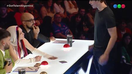 Momento del show con La Joaqui. Foto: captura.