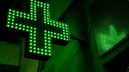 Una importante farmacia de Argentina en crisis: denuncian cierre de locales y despidos