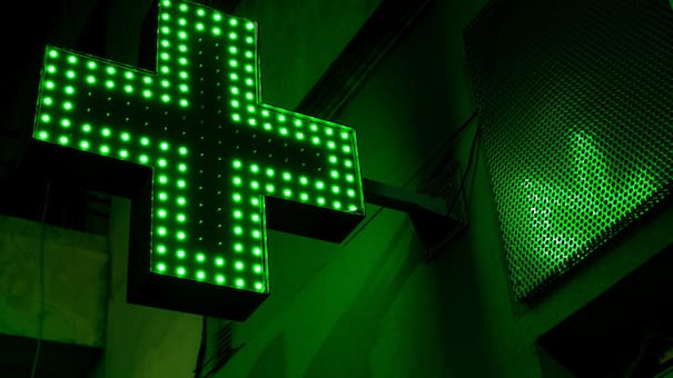 Una importante farmacia de Argentina en crisis: denuncian cierre de locales y despidos