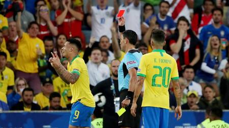 Amonestado y expulsado Gabriel Jesús, Brasil vs Perú - Copa América Reuters