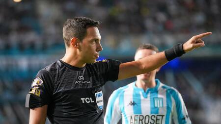 Facundo Tello impartirá justicia en el clásico de Avellaneda. Foto: NA.