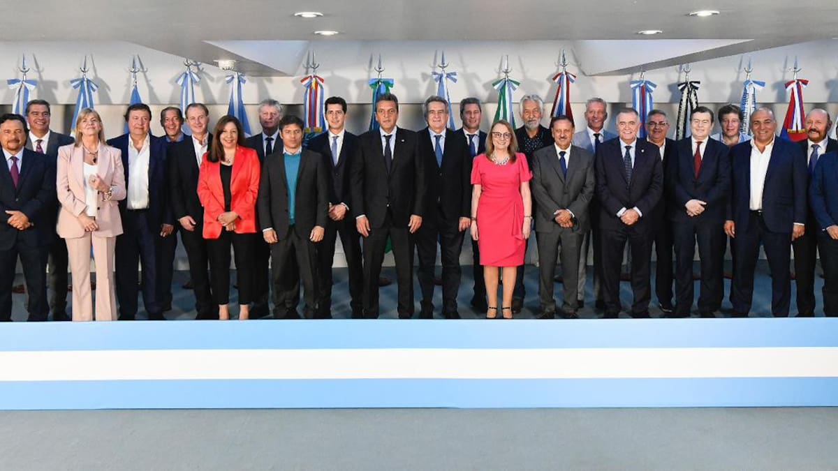 Sergio Massa en reunión con gobernadores. NA