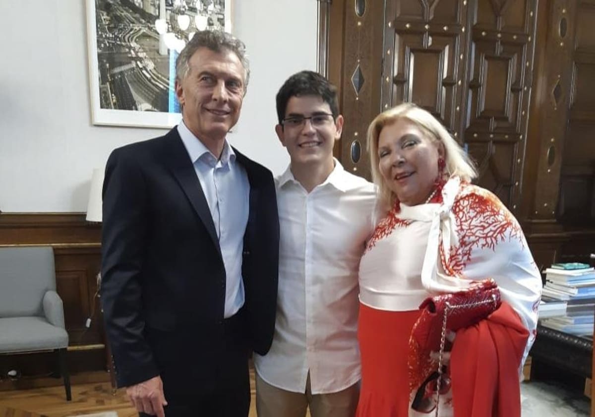 La diputada Elisa Carrio ingresa a la Casa Rosada para participar de una reunion con el presidente Mauricio Macri, NA