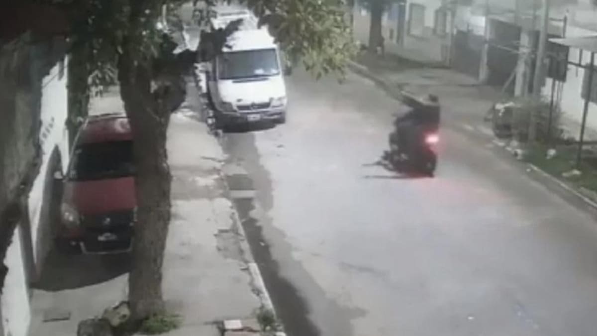 Disparos y violencia en La Salada. Foto: cámara de seguridad.