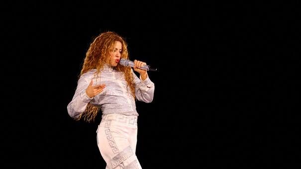 Shakira les cantó en la puerta del hotel a sus fans de Chile tras suspender sus shows: el video