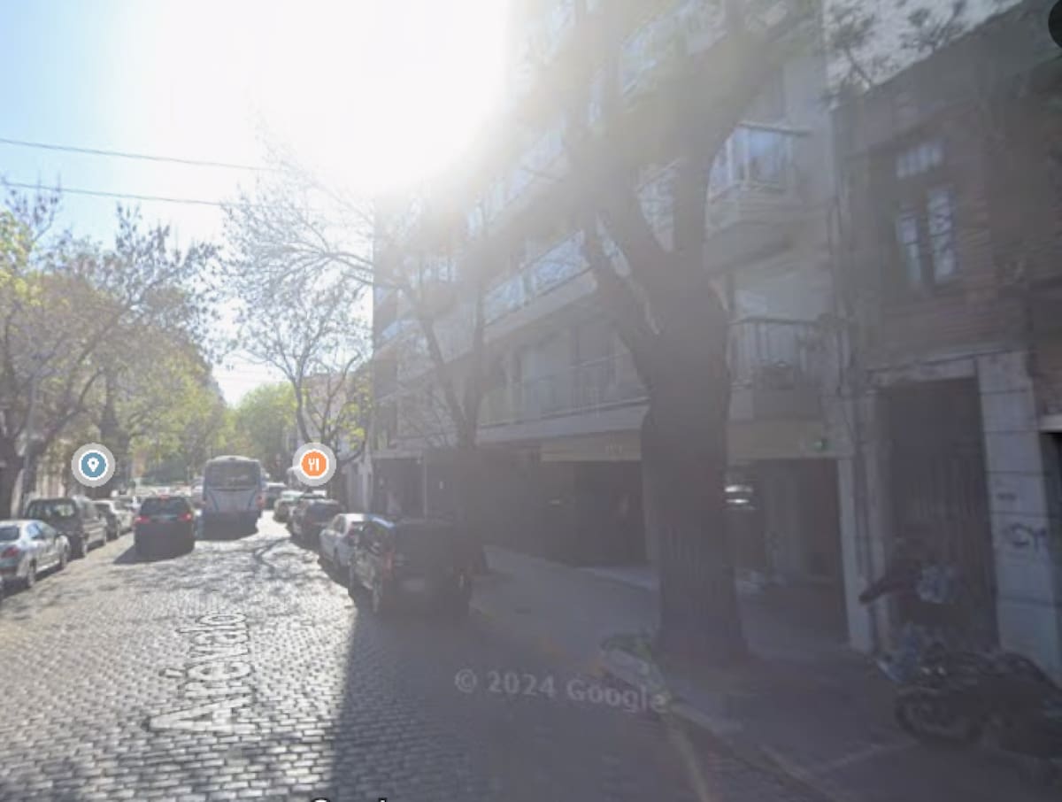 La calle Arévalo al 1300, donde los tres uruguayos fueron drogados y asaltados por mujeres. Foto: Google Maps.