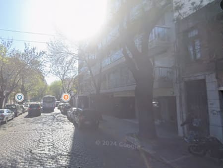 La calle Arévalo al 1300, donde los tres uruguayos fueron drogados y asaltados por mujeres. Foto: Google Maps.