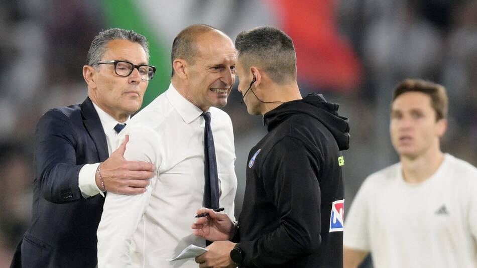 Enojo de Massimiliano Allegri en la final de la Copa Italia. Foto: REUTERS.