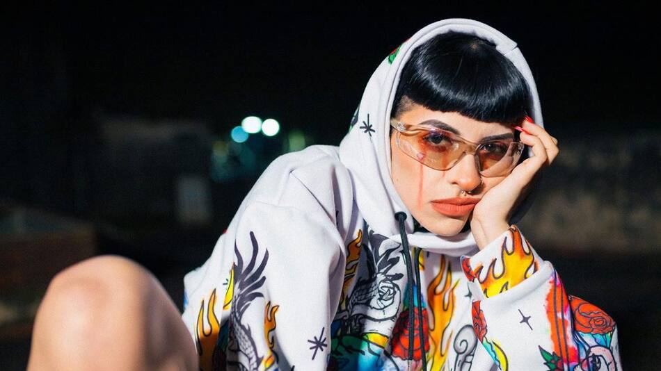 Cazzu presenta "C14torce V: Balada para un Alien"