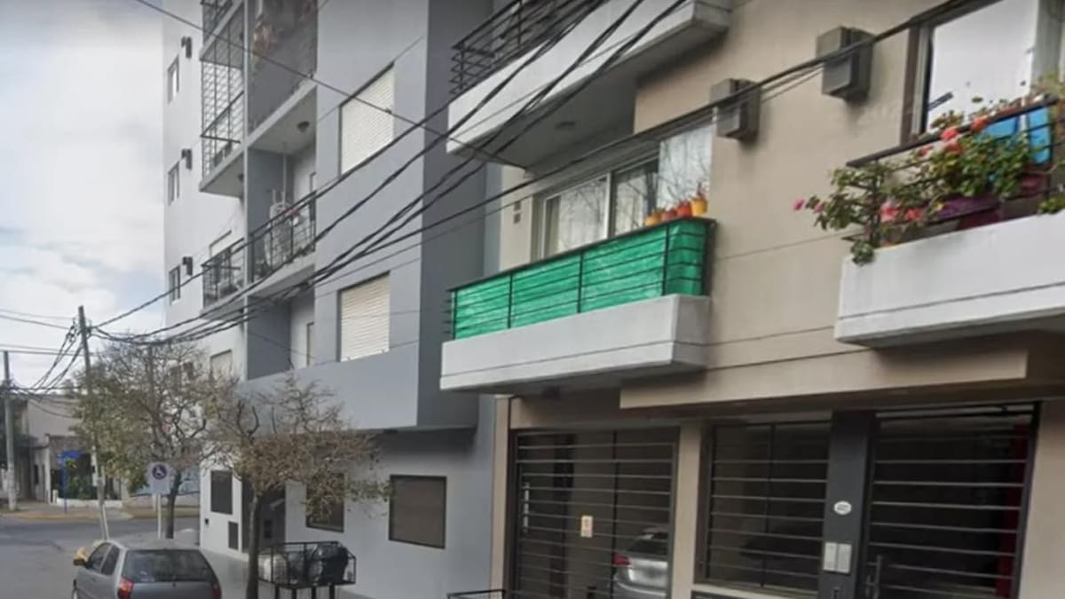 Un hombre golpeó a otro y lo dejó en terapia intensiva en Caseros. Foto: Google Street View