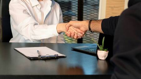 Trabajo, negocios. Foto: Unsplash.