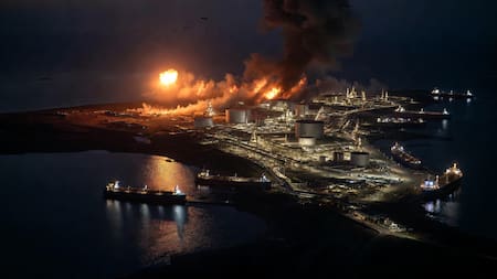 Irán reporta ataques en la isla de Kharg, donde se procesa el 90% del petróleo del país