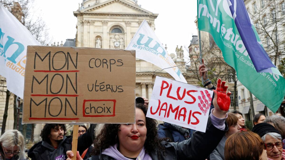 Marcha por el aborto en Francia. Foto: REUTERS.