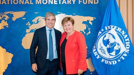 Luis Caputo y Kristalina Georgieva en el FMI