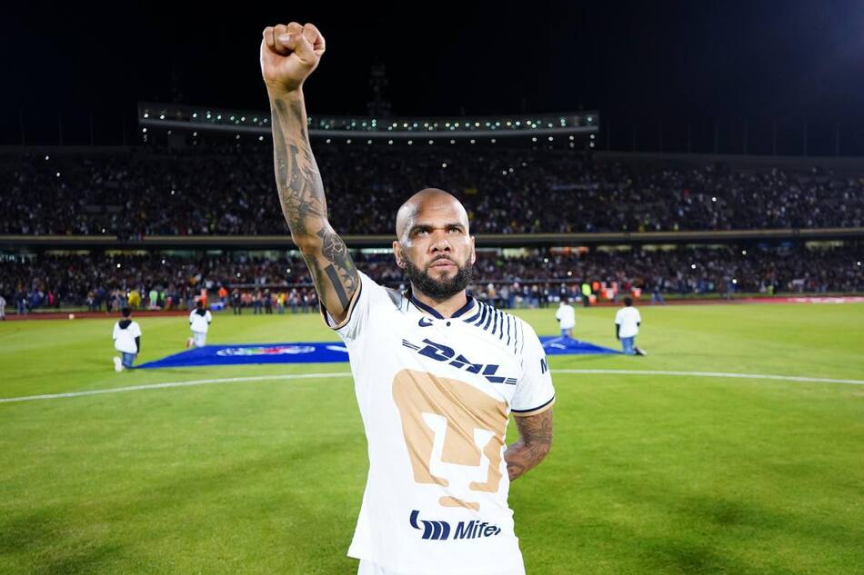 Dani Alves; Pumas de la UNAM. Foto: Twitter @PumasMX.