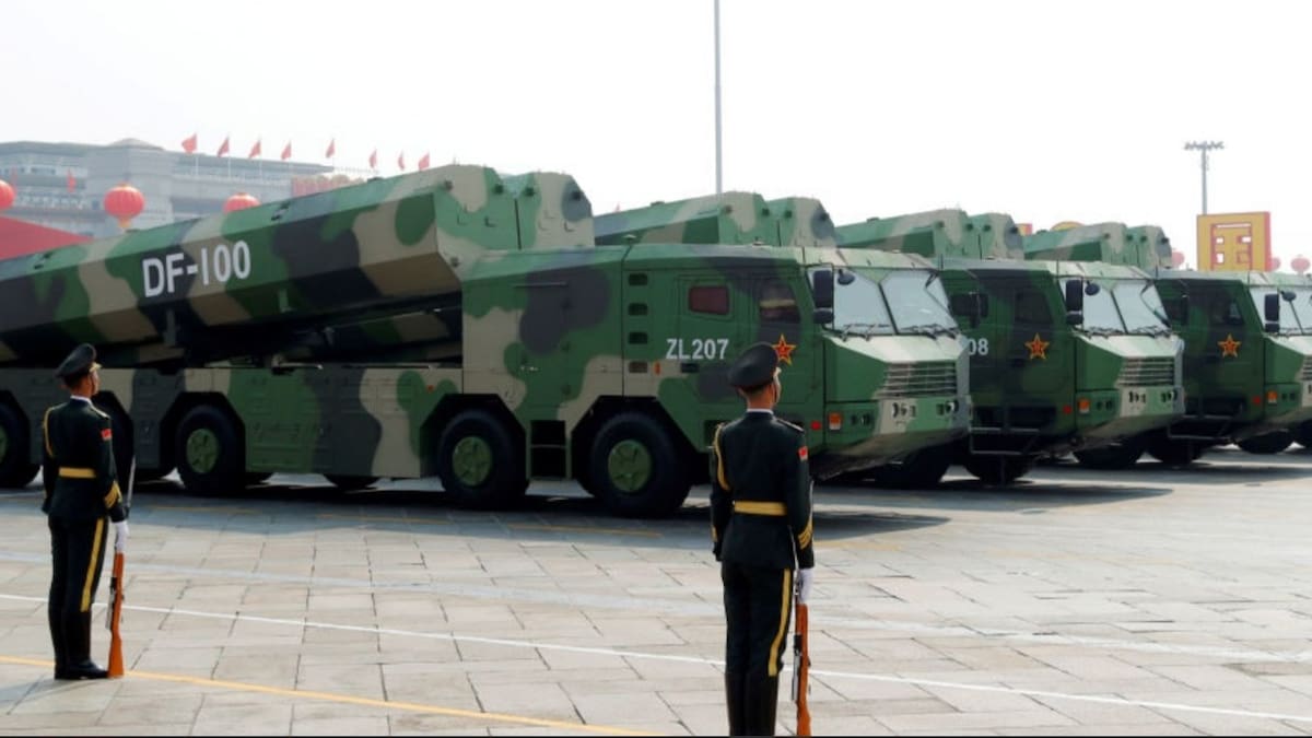 La presentación del DF-100 chino.