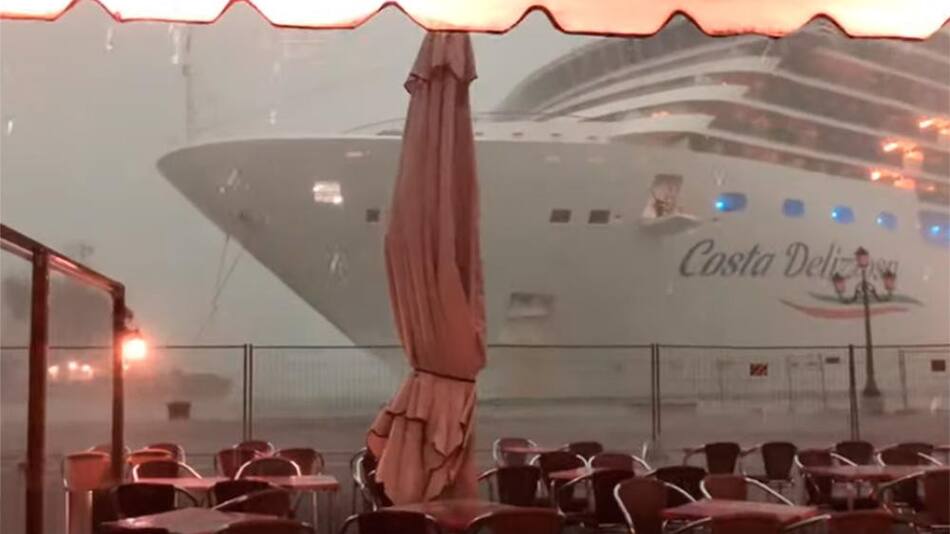 Un crucero gigante perdió el control en Venecia, barcos, internacionales