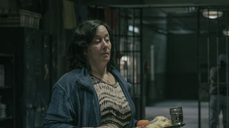 Qué se sabe de las segundas temporadas de “En el barro” y “Viudas negras”, las series furor en Argentina