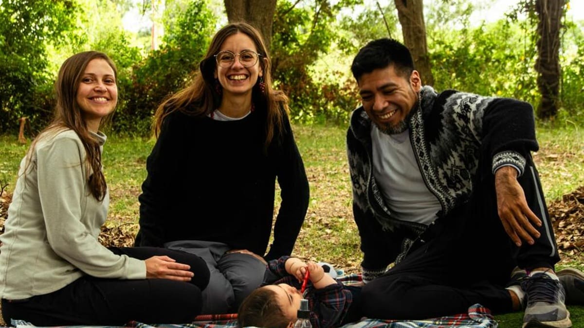 La propuesta está orientada a quienes desean vivir una experiencia inmersa en la naturaleza, compartiendo un estilo de vida basado en la sustentabilidad y el desarrollo personal.