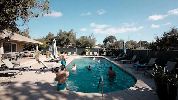 Instalar una pileta en casa: cuánto cuesta, qué tipos hay y qué tener en cuenta para el verano 2026