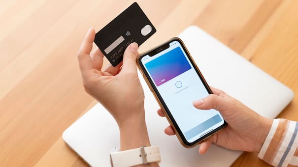 El BCRA aplica nuevas regulaciones a billeteras virtuales como Mercado Pago y Ualá: cómo afectarán a sus clientes